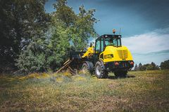 Gehl AL650 articulated loader working on the job site