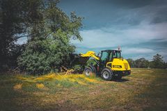 Gehl AL650 articulated loader working on the job site