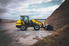 Gehl ALT750 articulated loader working on the job site
