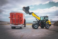 Gehl ALT750 articulated loader working on the job site
