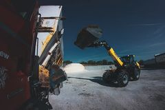 Gehl ALT950 articulated loader working on the job site