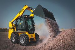 Gehl R135 GEN:2 skid loader working on the job site