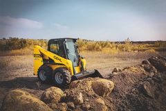 Gehl R165 skid loader working on the job site