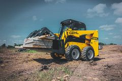 Gehl R165 skid loader working on the job site