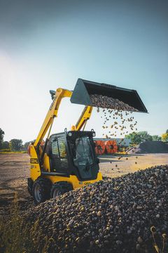Gehl R190 GEN:2 skid loader working on the job site