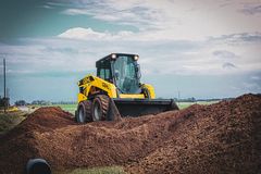 Gehl V330 GEN:2 skid loader working on the job site